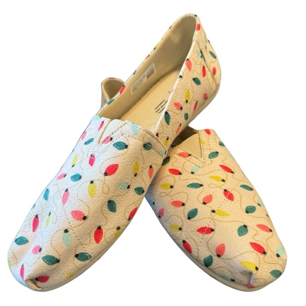 TOMS Christmas Lights, slip on flats. NWOT size 9.5
